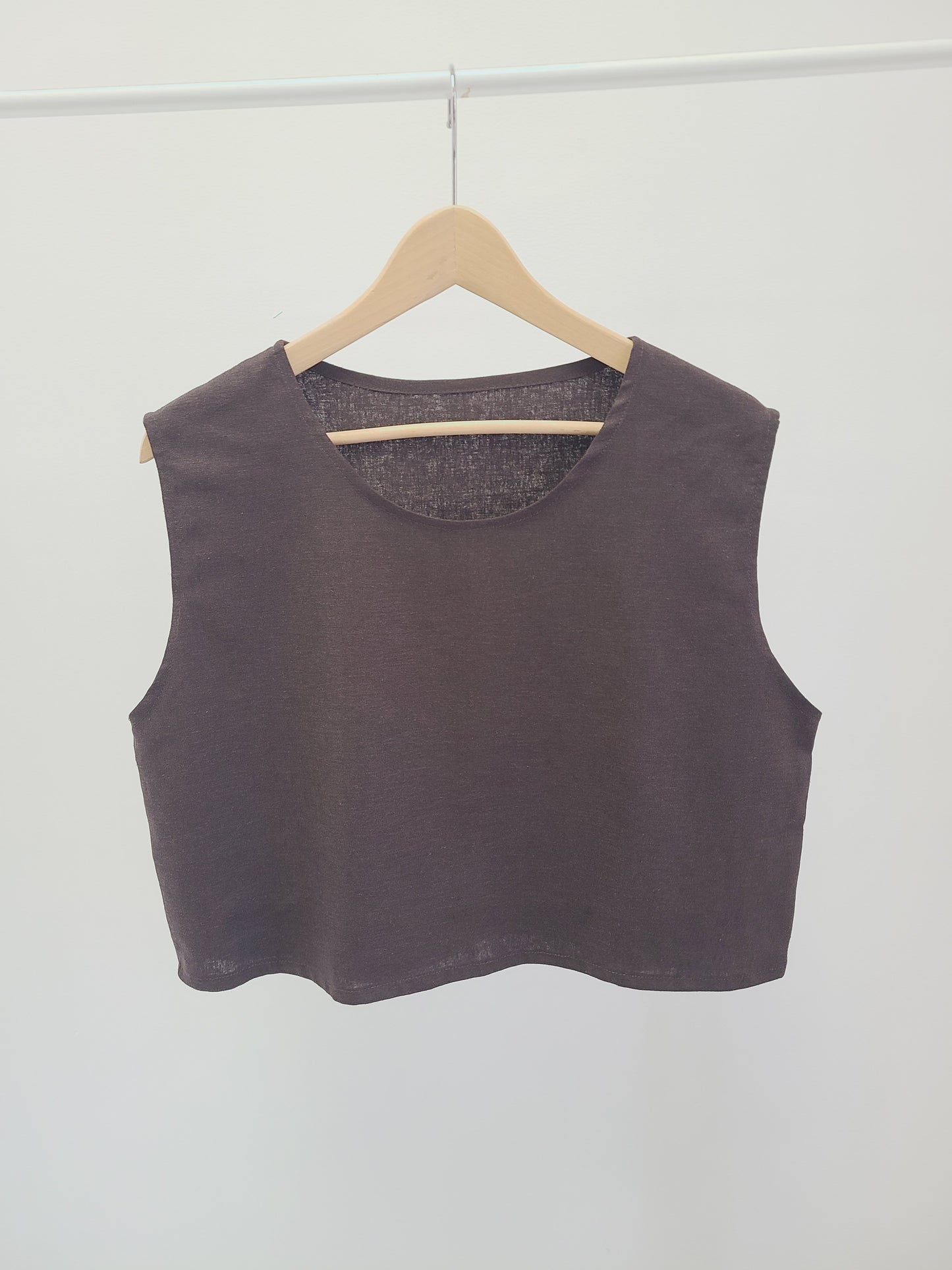 The KIKI Linen Top in Charcoal Grey