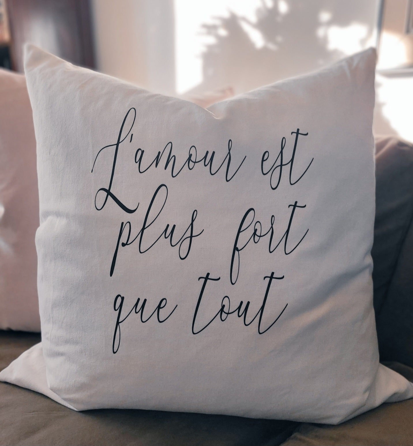 L'amour est plus fort que tout Denim Cotton Pillow