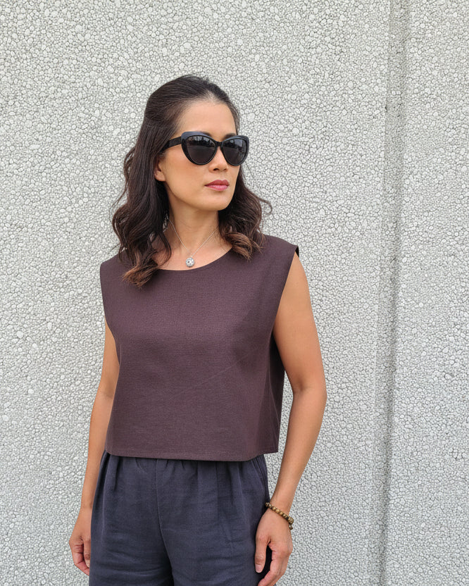 The KIKI Linen Top in Chocolate Brown