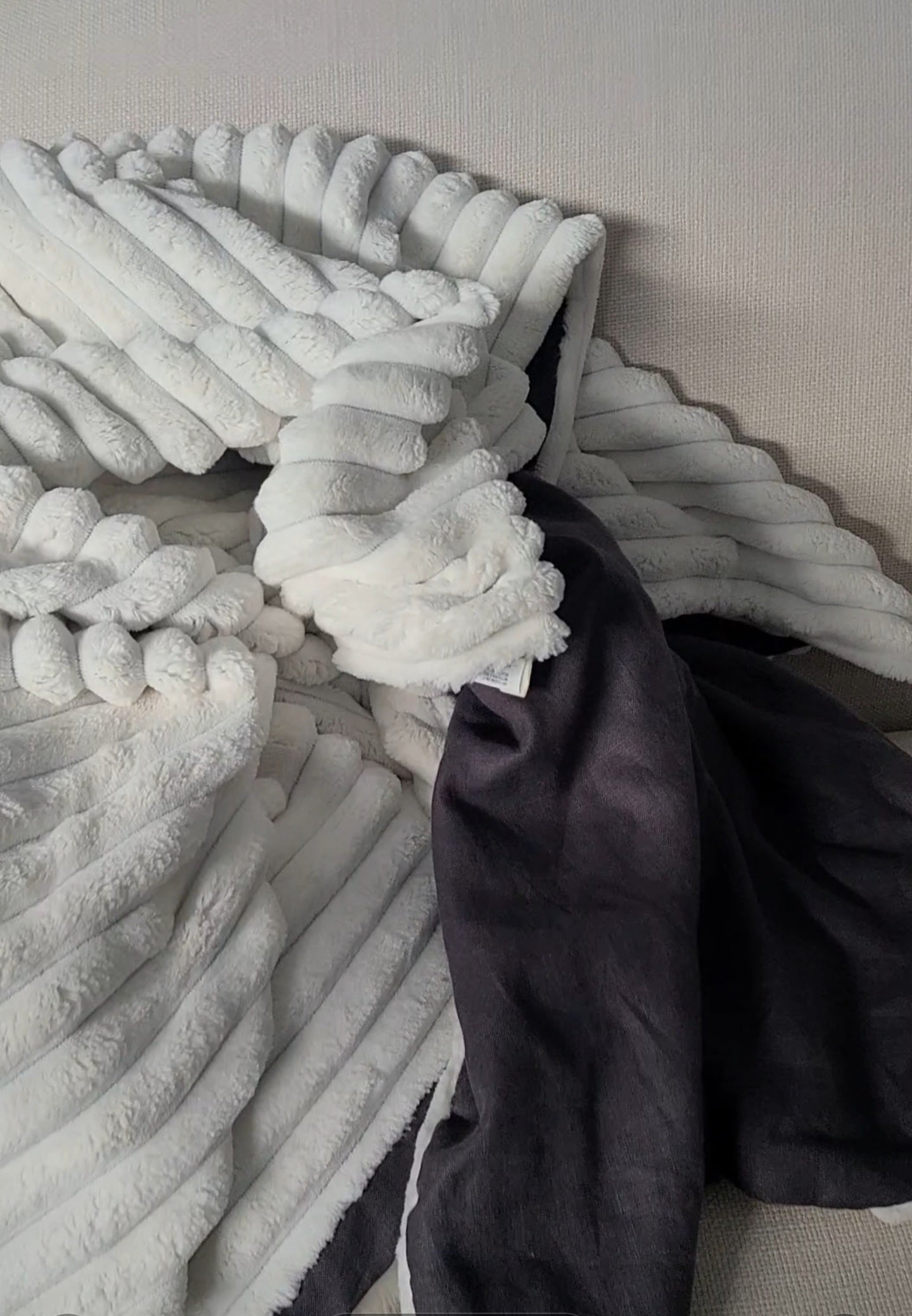 Charcoal Grey Linen with Cream Corded Chenille Throw