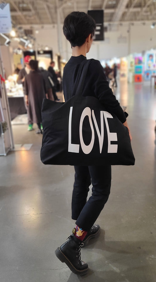 LOVE Tote Bag Black